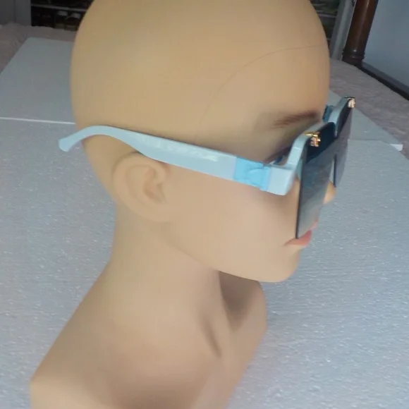 Large Len Sunglasses - Picture 3 of 10